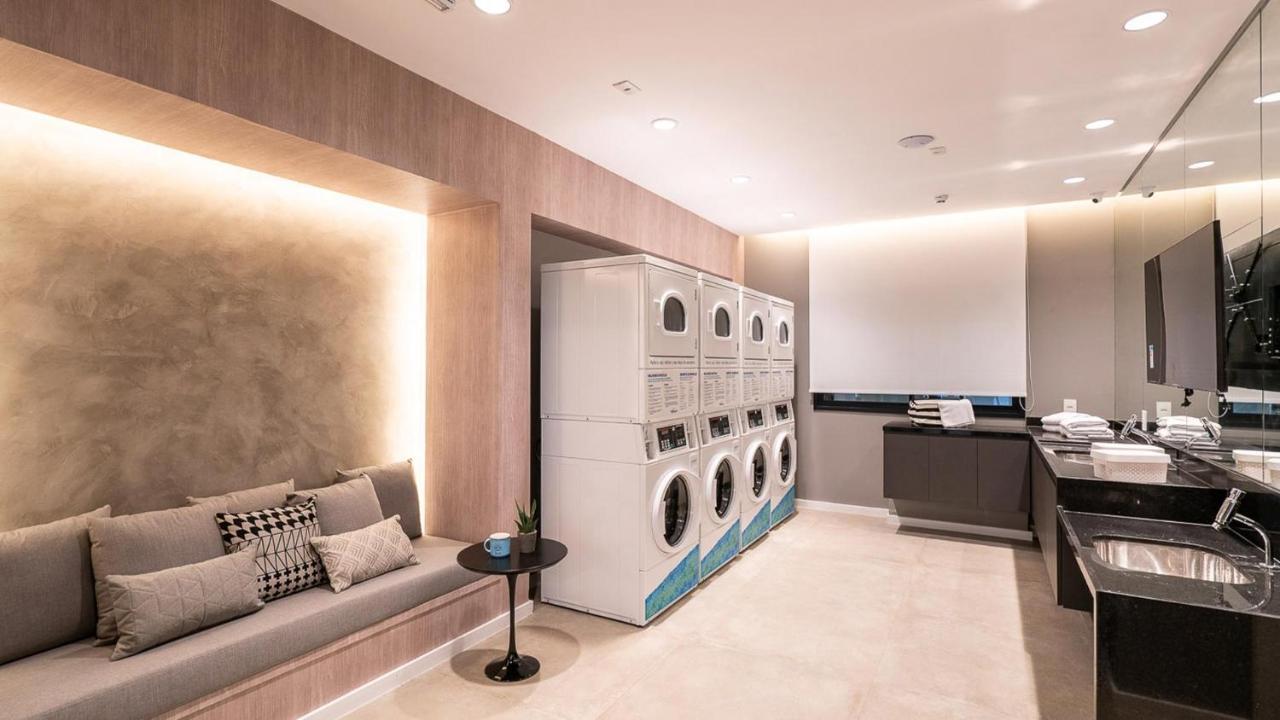 Em Moema - Apartamento
